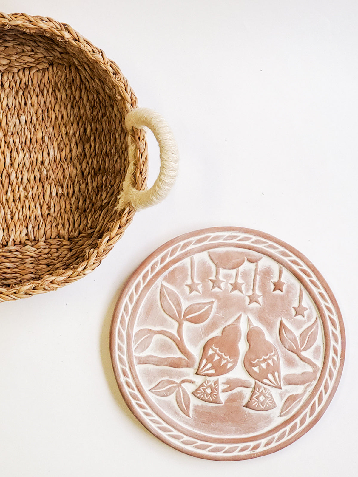 Bread Warmer & Basket – Lovebirds Round | Handcrafted Seagrass Gift Set