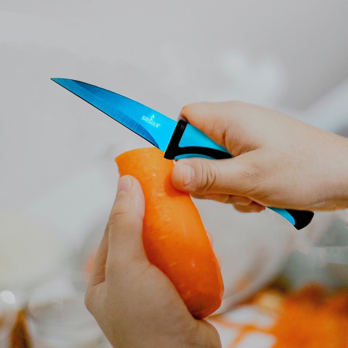 5-Piece Kitchen Knife Set – Blue Handle, Blue Blade & Black Magnetic Rack