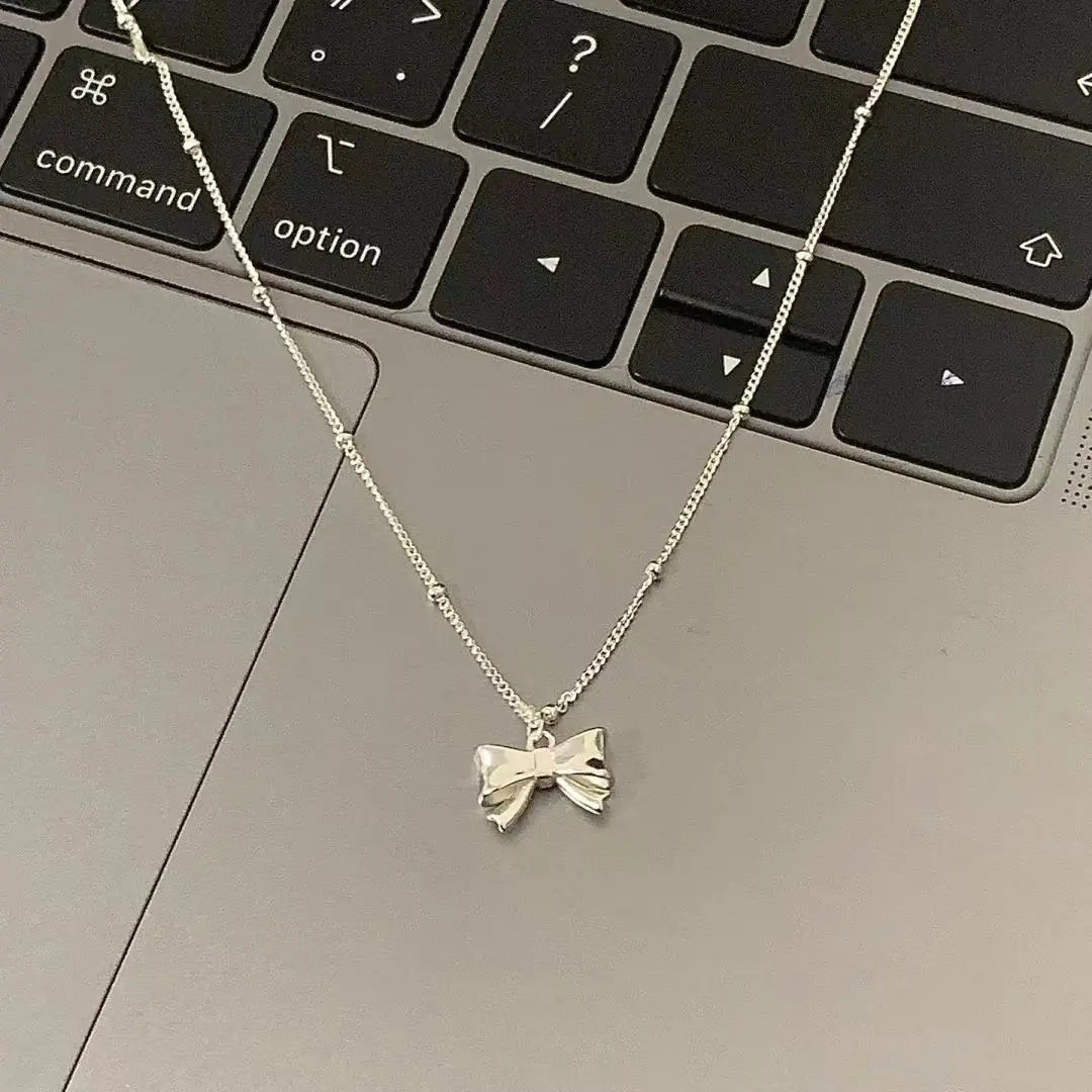 Minimalist Bowknot Necklace for Women - Chic Design