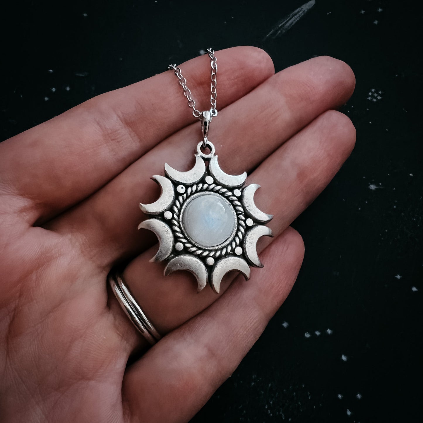 Lunar Witch Necklace – Rainbow Moonstone Pendant for Spiritual Protection & Energy