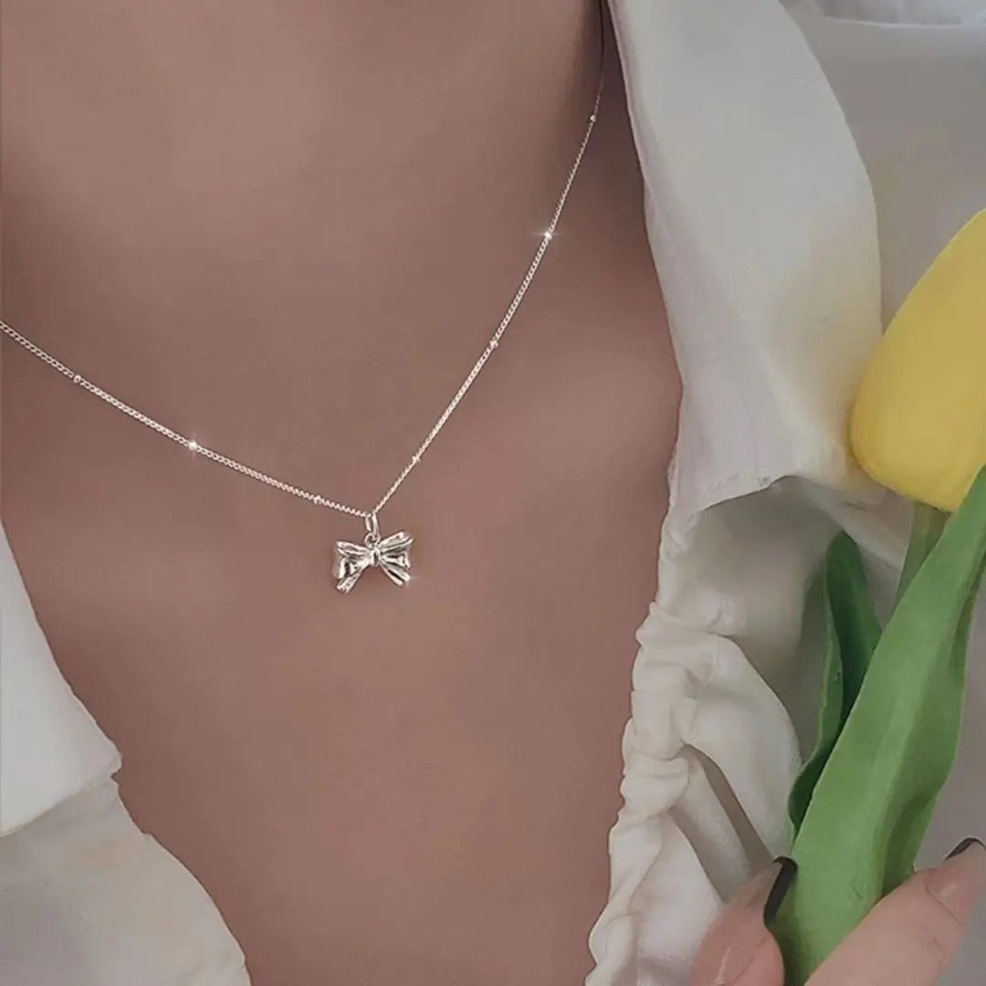 Minimalist Bowknot Necklace for Women - Chic Design