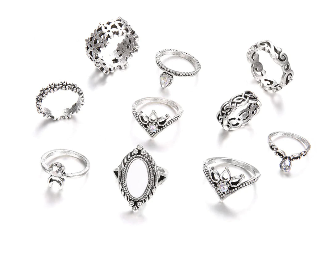 Clover Ring with Sapphire Moon Charm Tail Ring