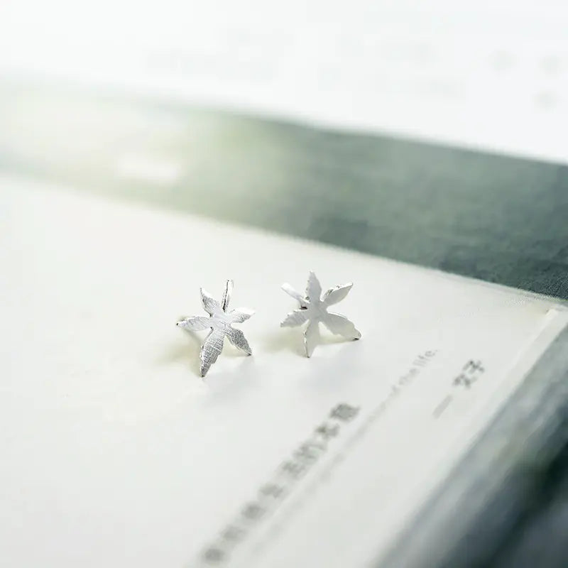 S925 Silver Maple Leaf Stud Earrings (Simple Fresh Style)
