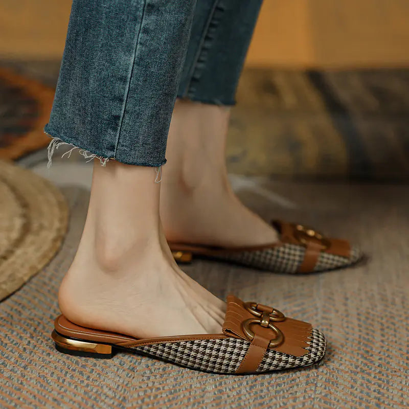 Retro Women's Flat Bottom Horse Buckle Slippers