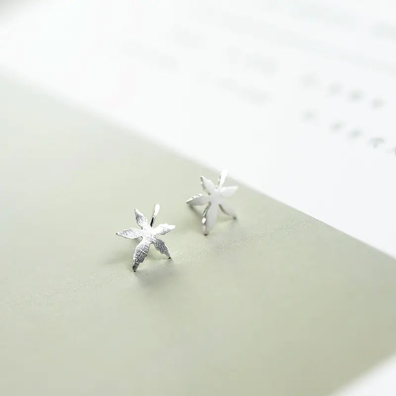 S925 Silver Maple Leaf Stud Earrings (Simple Fresh Style)