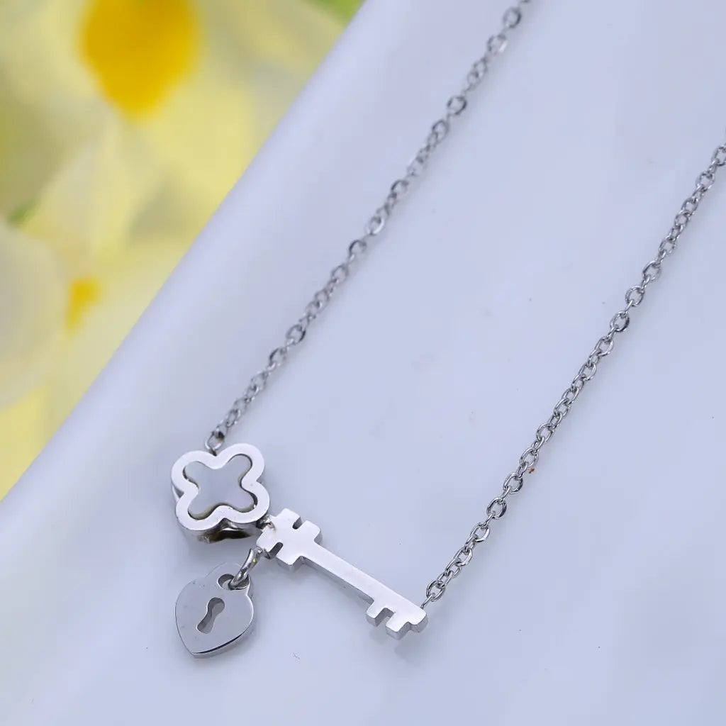 Rose Gold Clover Necklace for Women
