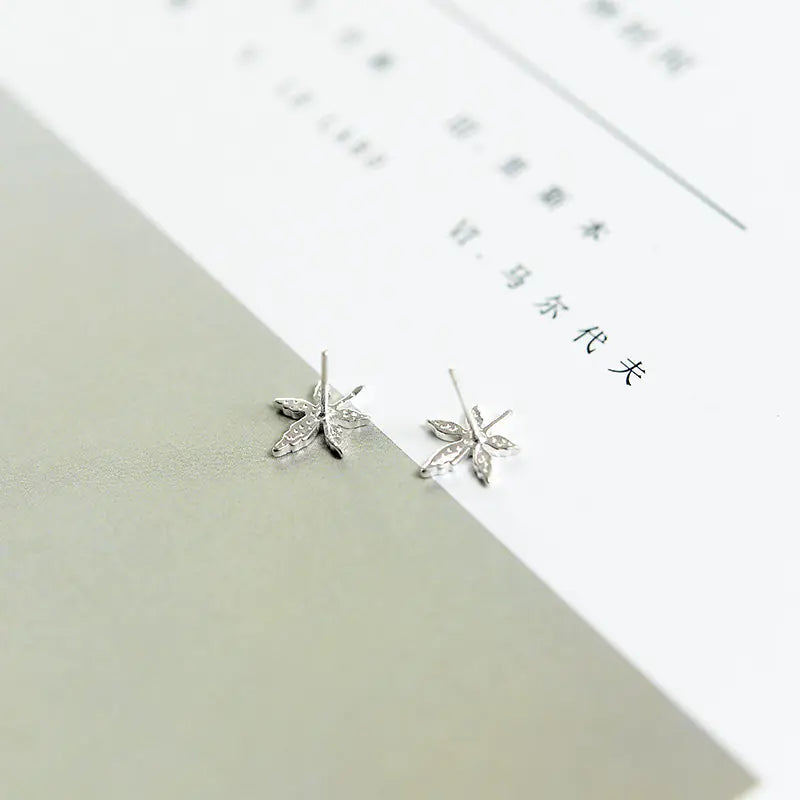 S925 Silver Maple Leaf Stud Earrings (Simple Fresh Style)