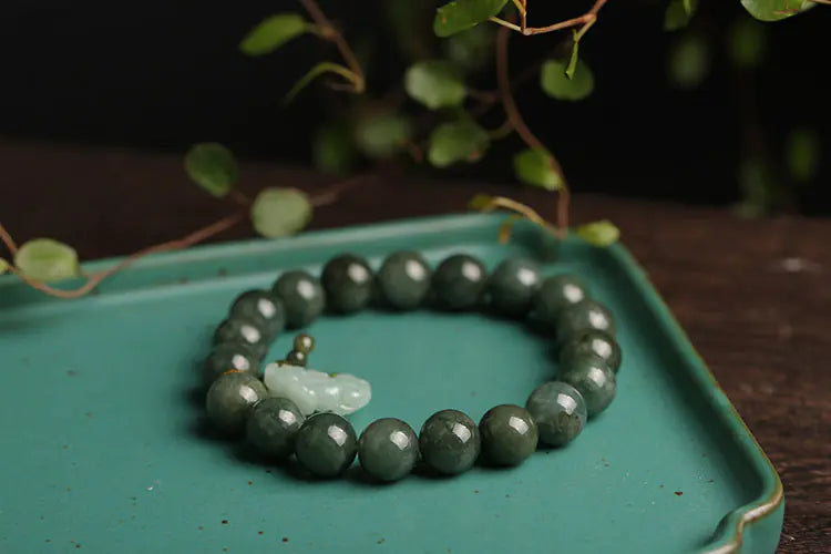 Natural Jade Bracelet with Pixiu Pendant for Men and Women