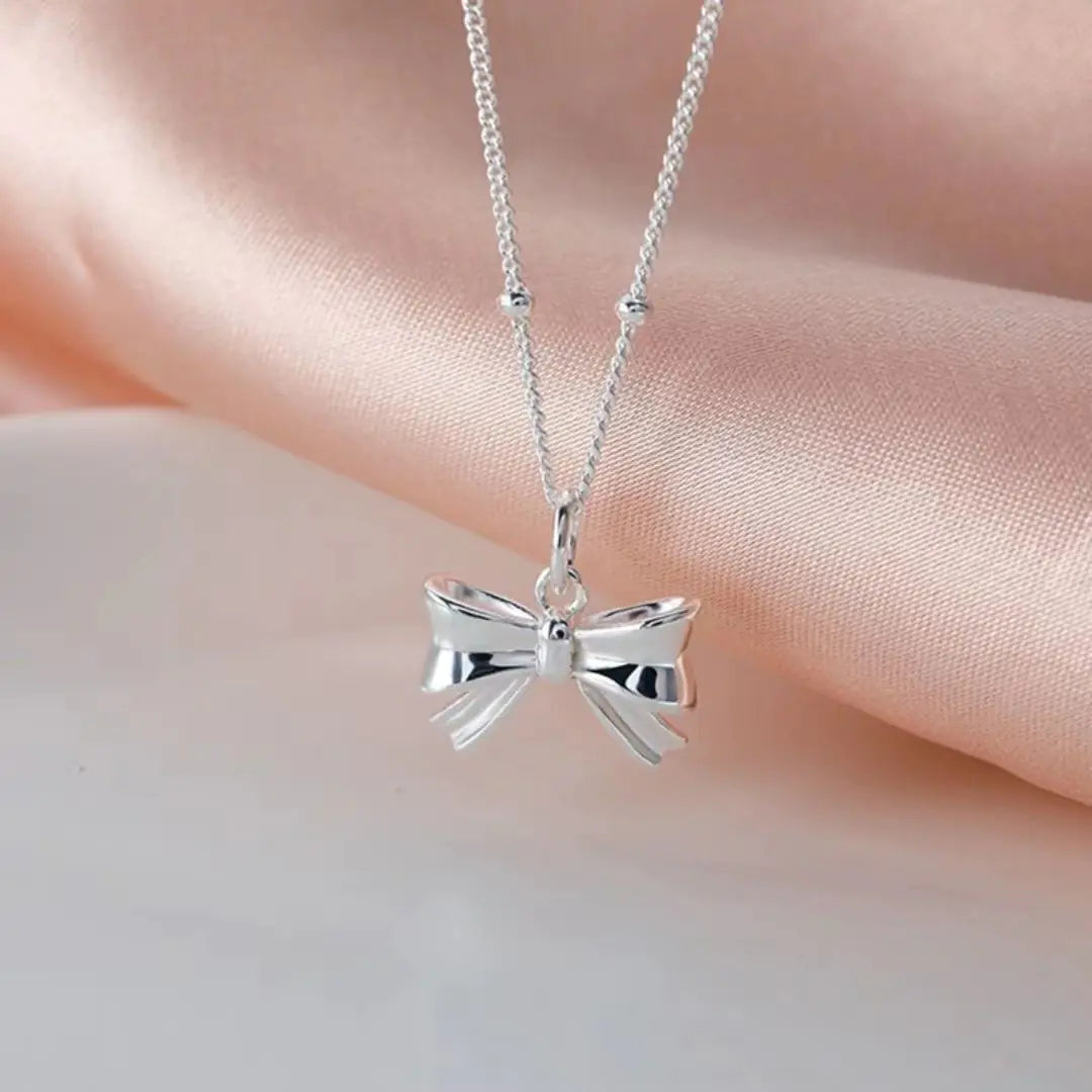 Minimalist Bowknot Necklace for Women - Chic Design