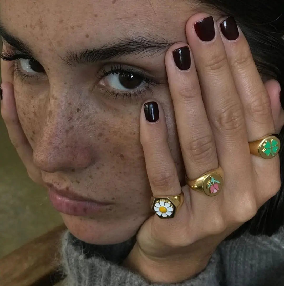 Daisy Enamel Ring - Chic Designer Gold Party Ring