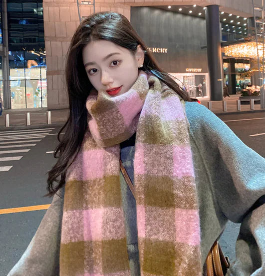 Color Blocked Plaid Scarf for Atmosphere (One Piece)