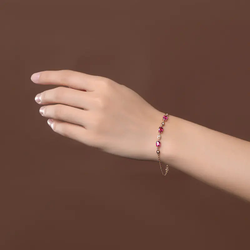 Elegant Imitation Red Tourmaline Gemstone Bracelet – Adjustable Gold-Tone Fashion Jewelry